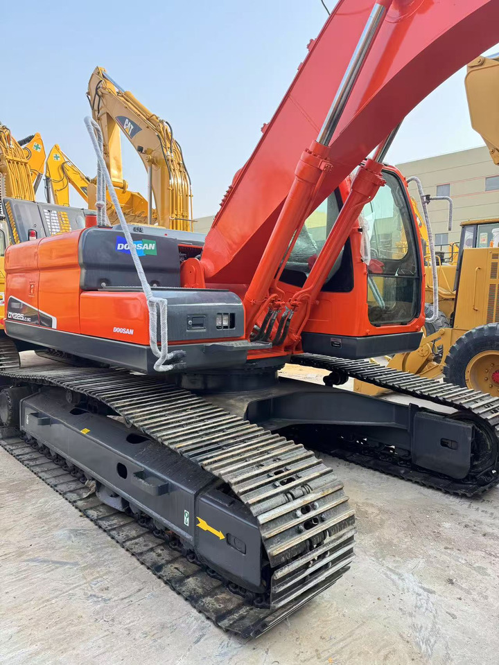 DOOSAN DX225 - מחפר סורק: תמונה 2 DOOSAN DX225 - מחפר סורק: תמונה 2