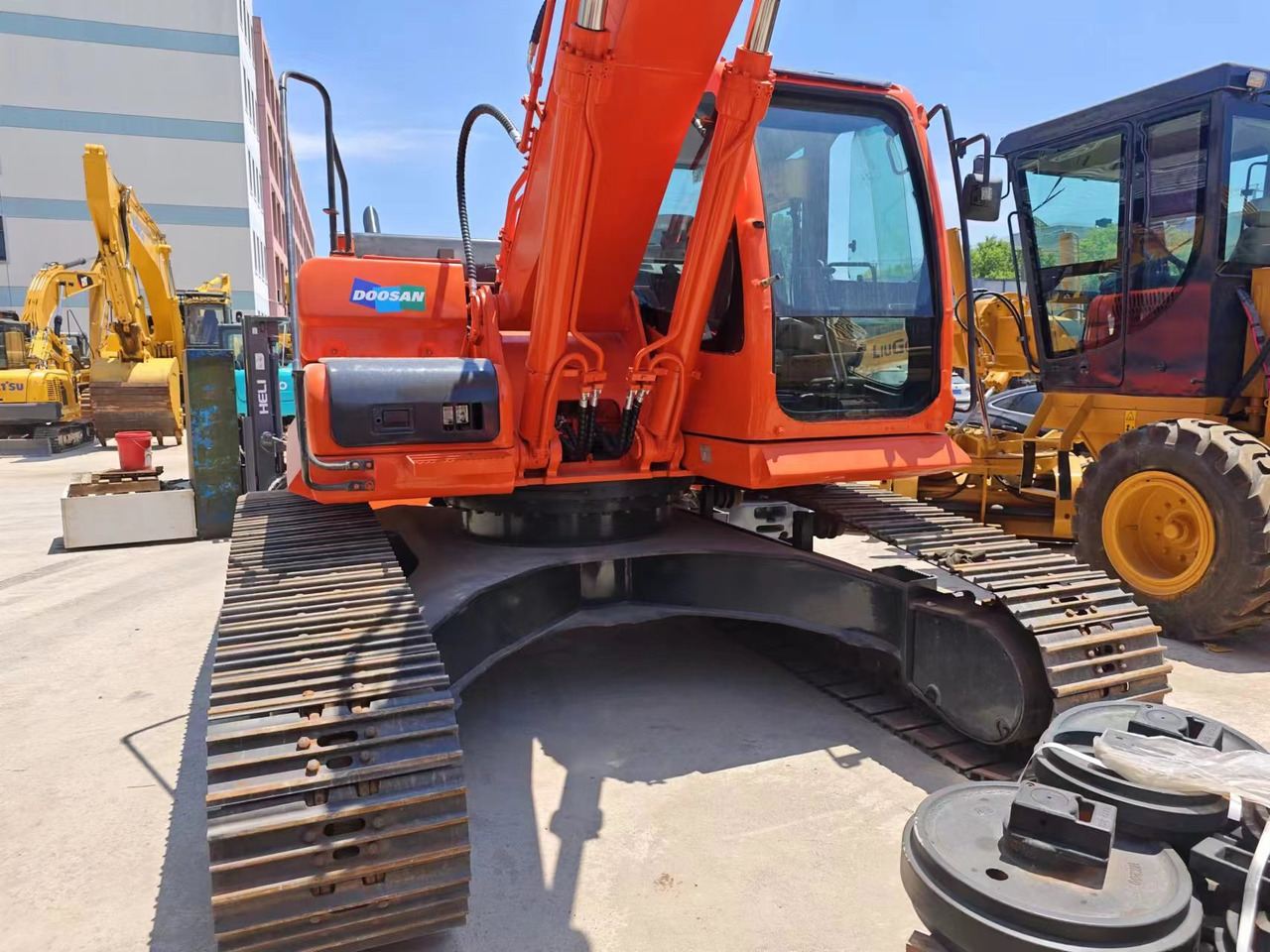 DOOSAN DX300LC-9C - מחפר סורק: תמונה 2 DOOSAN DX300LC-9C - מחפר סורק: תמונה 2