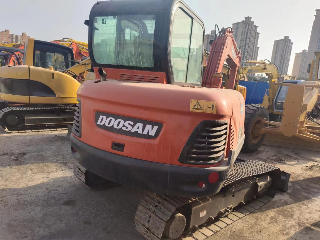 DOOSAN DX60 - מיני מחפר: תמונה 5 DOOSAN DX60 - מיני מחפר: תמונה 5