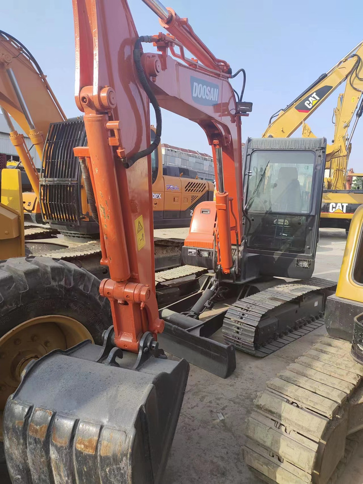 DOOSAN DX60 - מיני מחפר: תמונה 2 DOOSAN DX60 - מיני מחפר: תמונה 2
