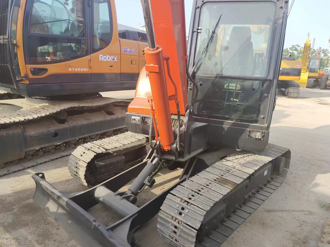 DOOSAN DX60 - מיני מחפר: תמונה 4 DOOSAN DX60 - מיני מחפר: תמונה 4
