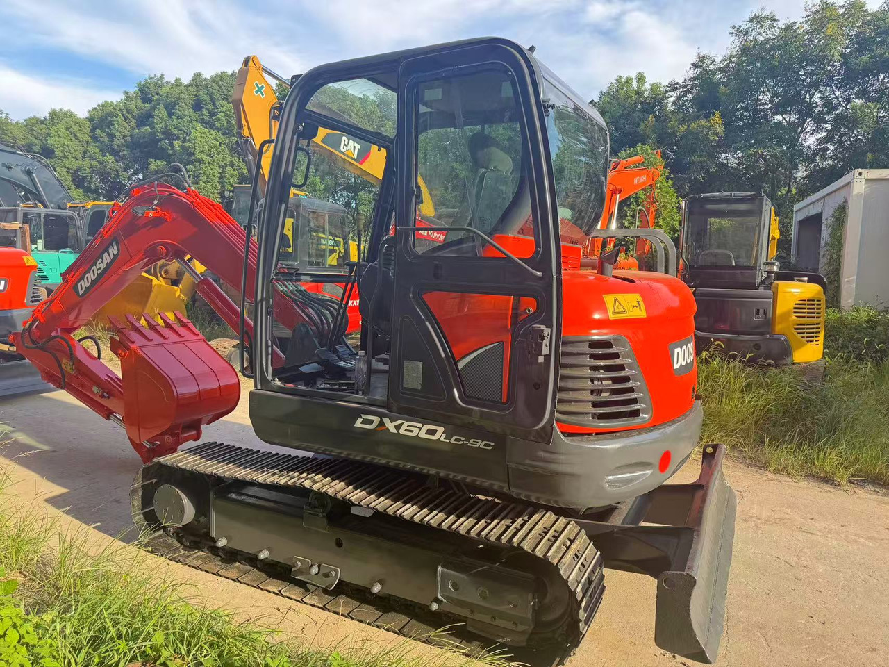DOOSAN DX60 - מיני מחפר: תמונה 2 DOOSAN DX60 - מיני מחפר: תמונה 2