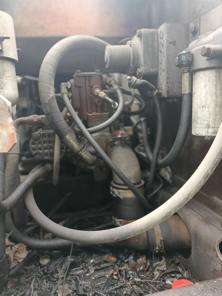 HITACHI EX100WD-2 - מחפר גלגלים: תמונה 5 HITACHI EX100WD-2 - מחפר גלגלים: תמונה 5