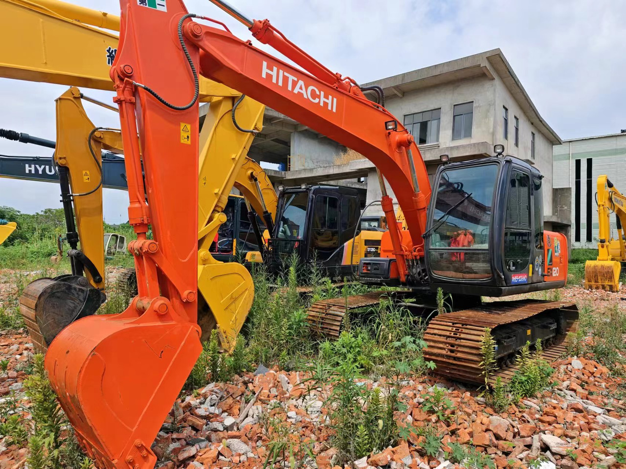 HITACHI EX120-5 - מחפר סורק: תמונה 1 HITACHI EX120-5 - מחפר סורק: תמונה 1