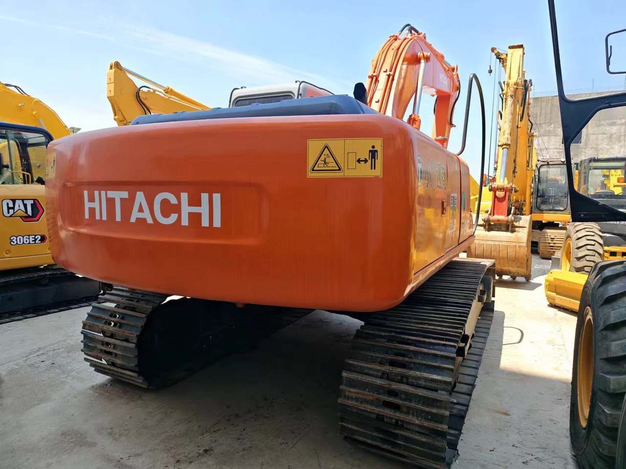 HITACHI EX200-5 - מחפר סורק: תמונה 2 HITACHI EX200-5 - מחפר סורק: תמונה 2
