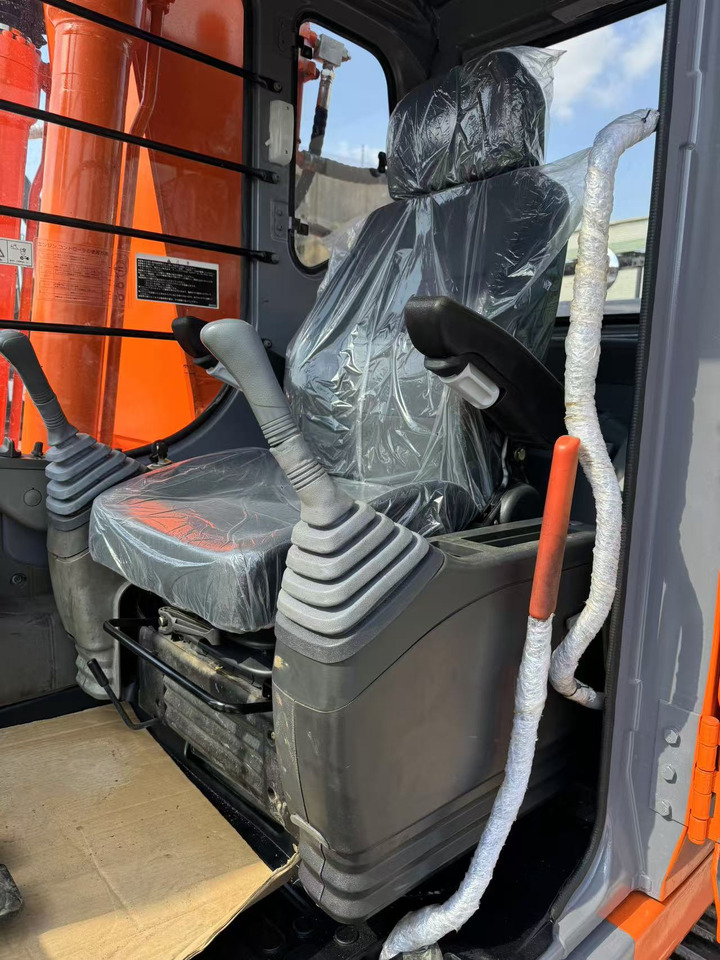 HITACHI ZX200 - מחפר סורק: תמונה 2 HITACHI ZX200 - מחפר סורק: תמונה 2