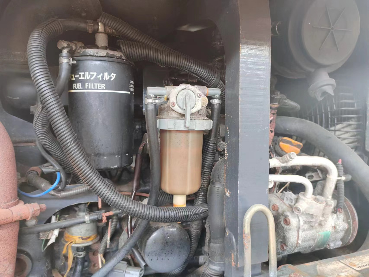 HITACHI ZX50U - מיני מחפר: תמונה 4 HITACHI ZX50U - מיני מחפר: תמונה 4