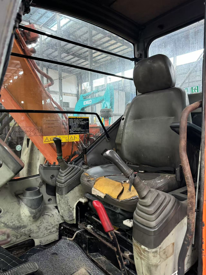 HITACHI ZX70 JAPAN SURPLUS - מיני מחפר: תמונה 4 HITACHI ZX70 JAPAN SURPLUS - מיני מחפר: תמונה 4