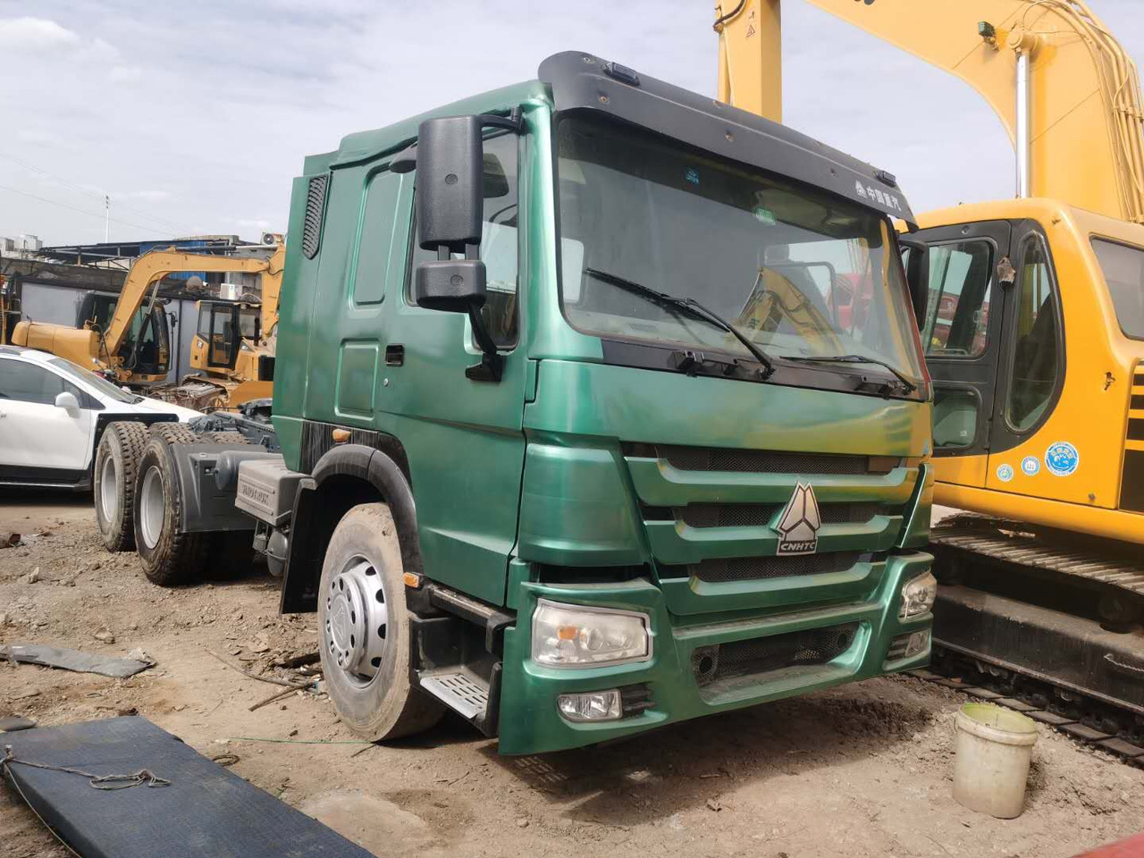 HOWO truck - יחידת טרקטור: תמונה 1 HOWO truck - יחידת טרקטור: תמונה 1