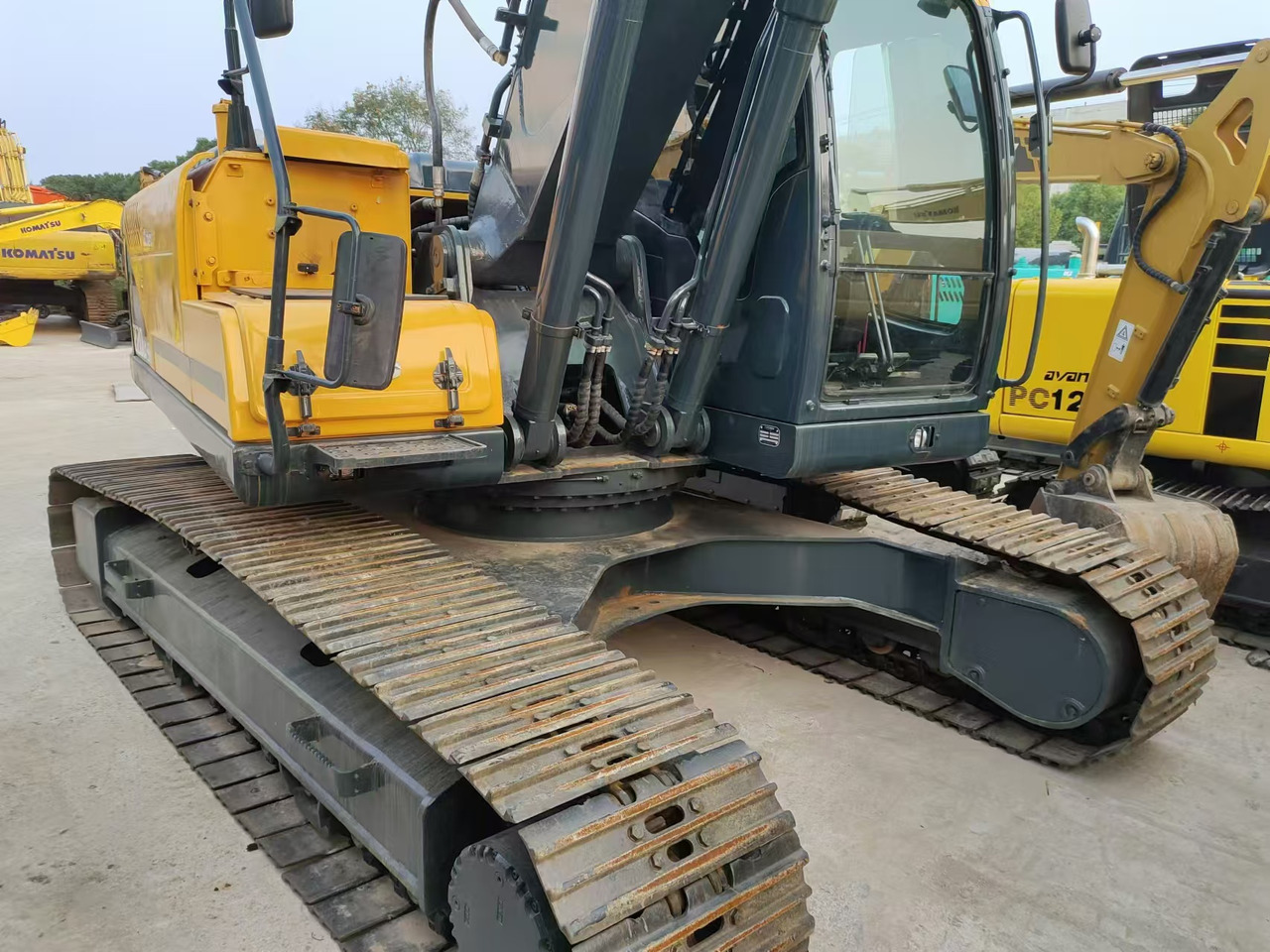 Hyundai R220LC-9T - מחפר סורק: תמונה 2 Hyundai R220LC-9T - מחפר סורק: תמונה 2