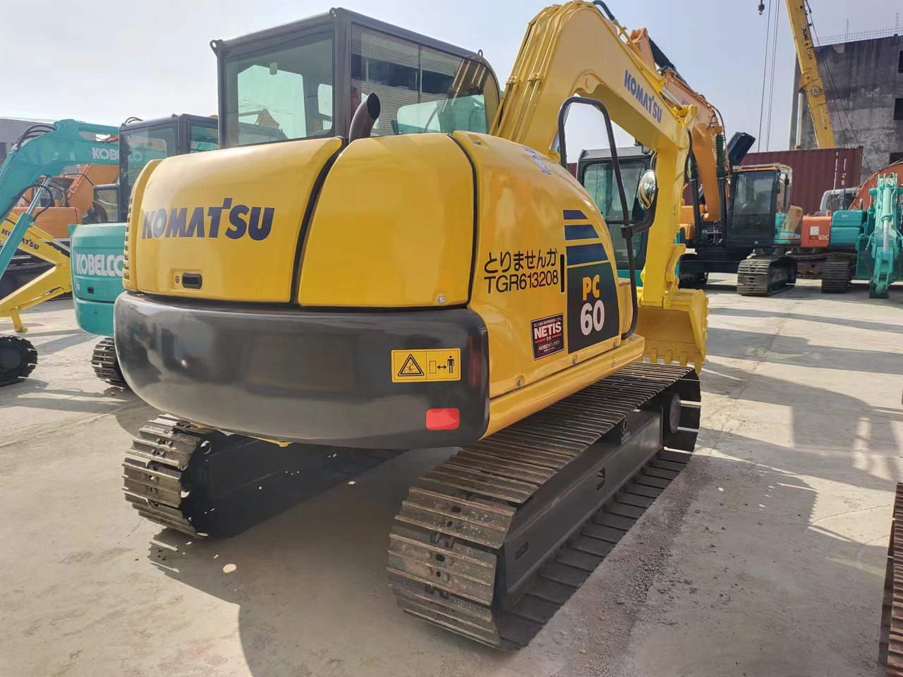 KOBELCO PC60 PC60-8 - מיני מחפר: תמונה 2 KOBELCO PC60 PC60-8 - מיני מחפר: תמונה 2
