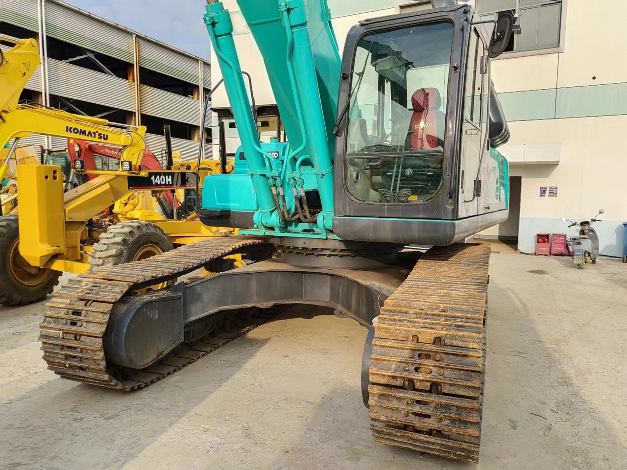 KOBELCO SK350LC-8 - מחפר סורק: תמונה 2 KOBELCO SK350LC-8 - מחפר סורק: תמונה 2