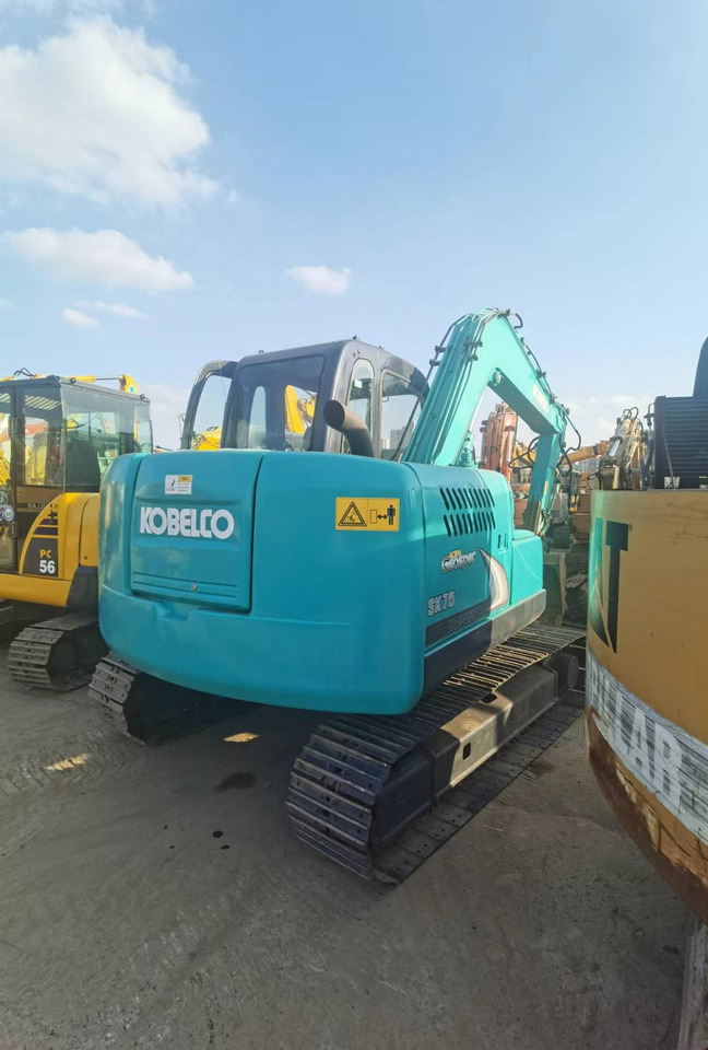 KOBELCO SK75 - מיני מחפר: תמונה 5 KOBELCO SK75 - מיני מחפר: תמונה 5