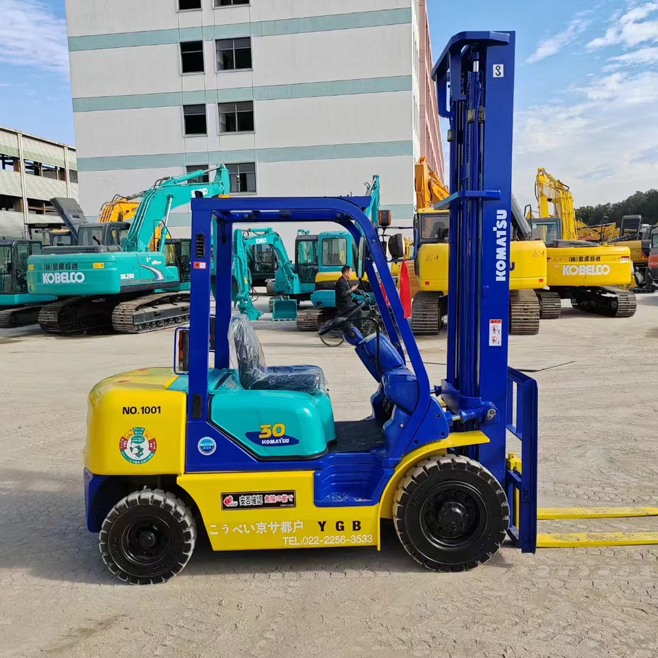 KOMATSU FD30 - מלגזת סולר: תמונה 2 KOMATSU FD30 - מלגזת סולר: תמונה 2