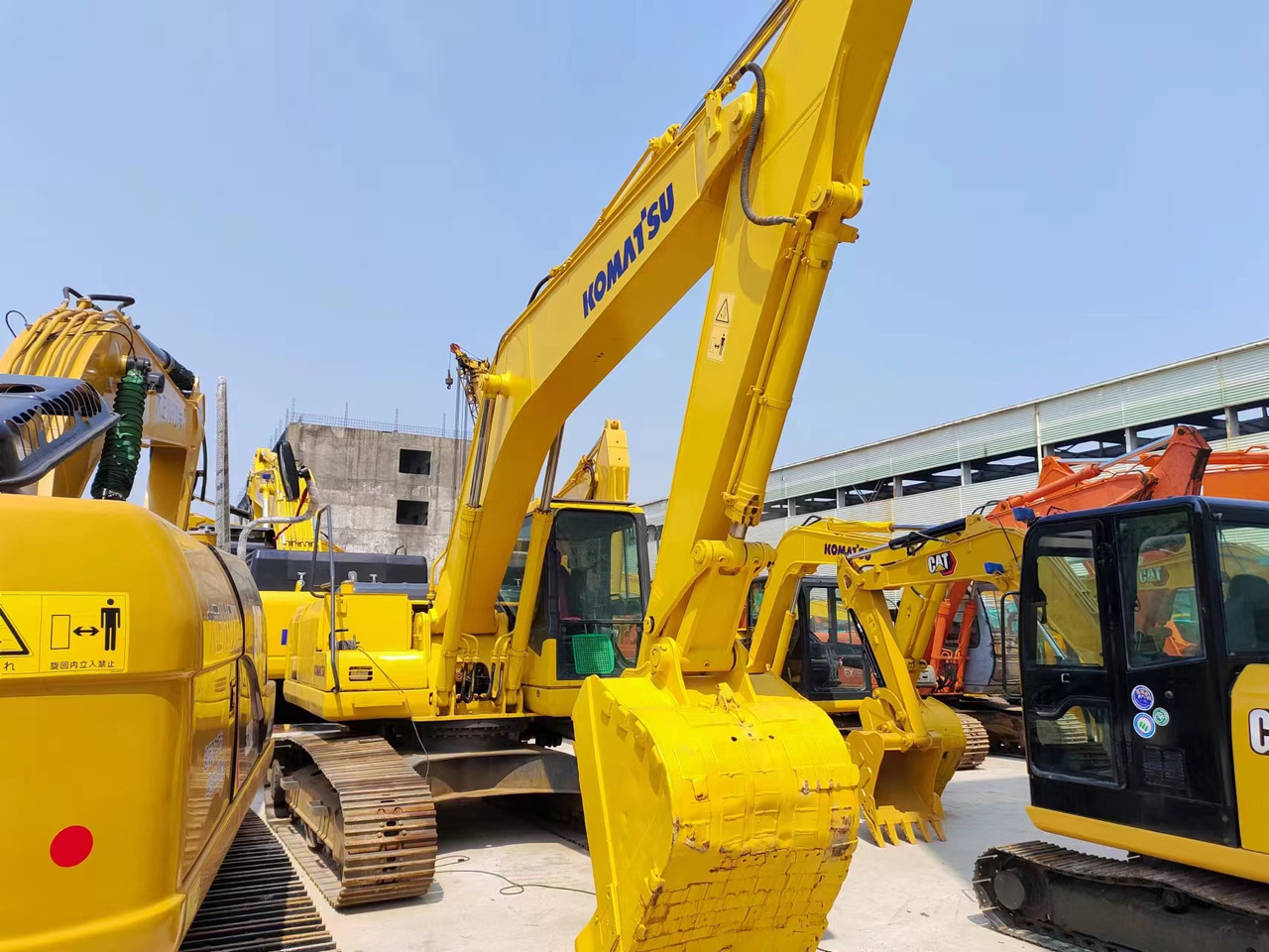 KOMATSU PC200-7 - מחפר סורק: תמונה 1 KOMATSU PC200-7 - מחפר סורק: תמונה 1