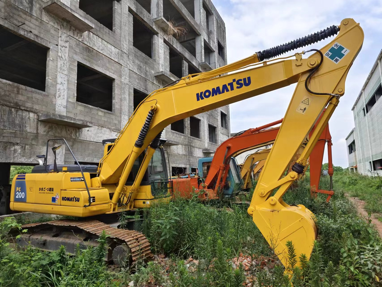 KOMATSU PC200-8 - מחפר סורק: תמונה 2 KOMATSU PC200-8 - מחפר סורק: תמונה 2