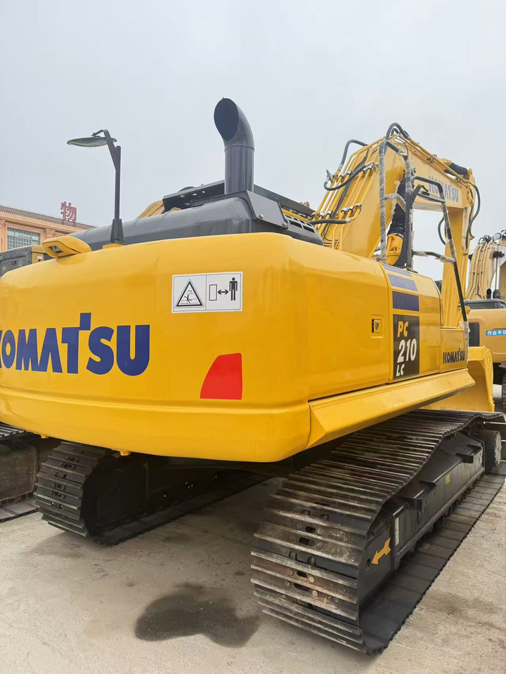 KOMATSU PC210-8 - מחפר סורק: תמונה 1 KOMATSU PC210-8 - מחפר סורק: תמונה 1