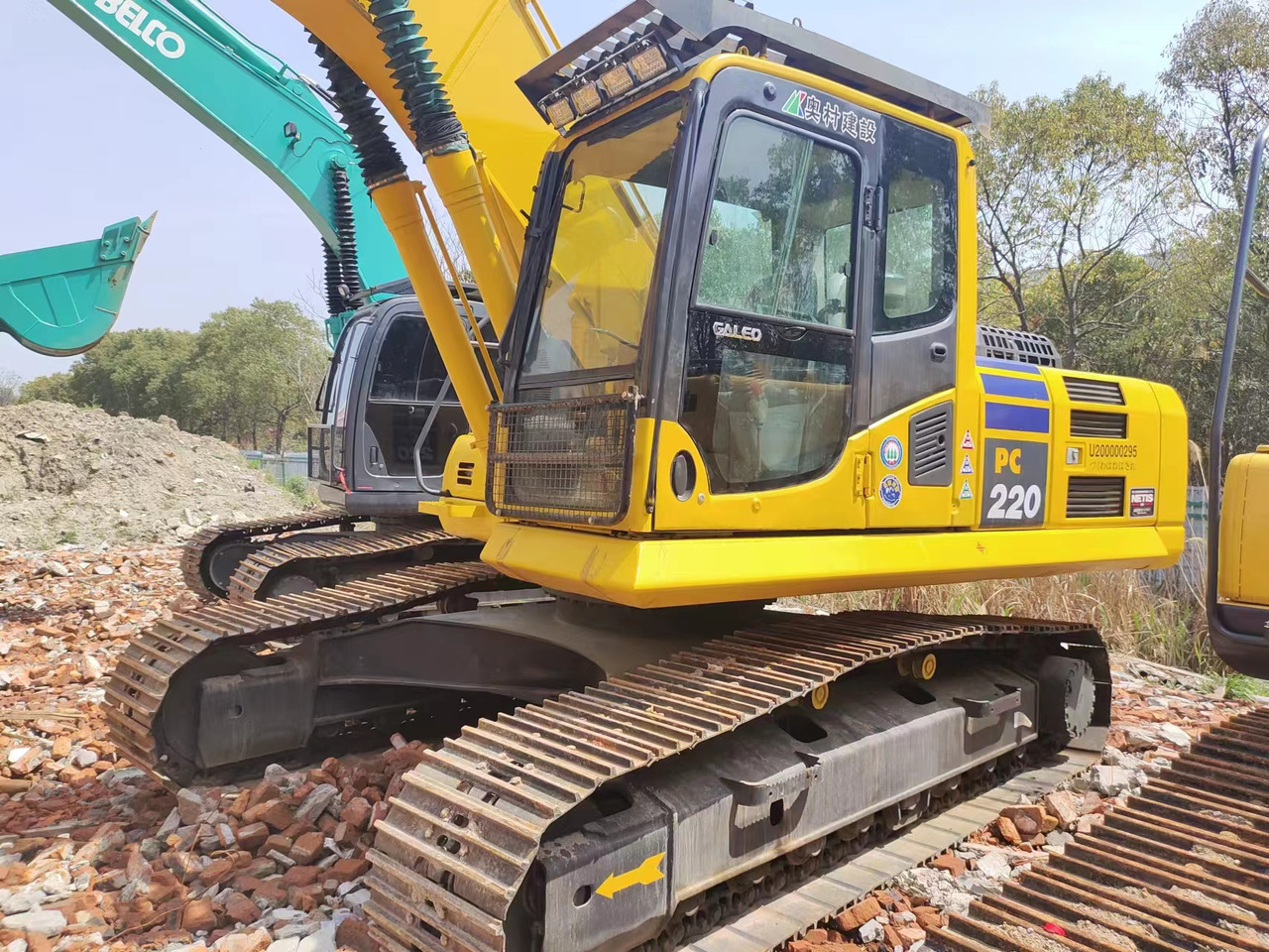 KOMATSU PC220-8 - מחפר סורק: תמונה 1 KOMATSU PC220-8 - מחפר סורק: תמונה 1