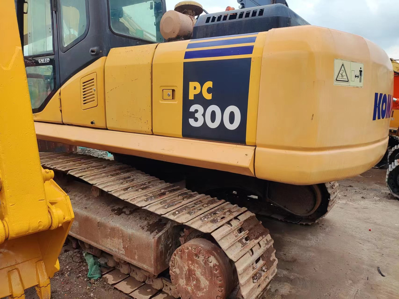 KOMATSU PC300-7 - מחפר סורק: תמונה 2 KOMATSU PC300-7 - מחפר סורק: תמונה 2