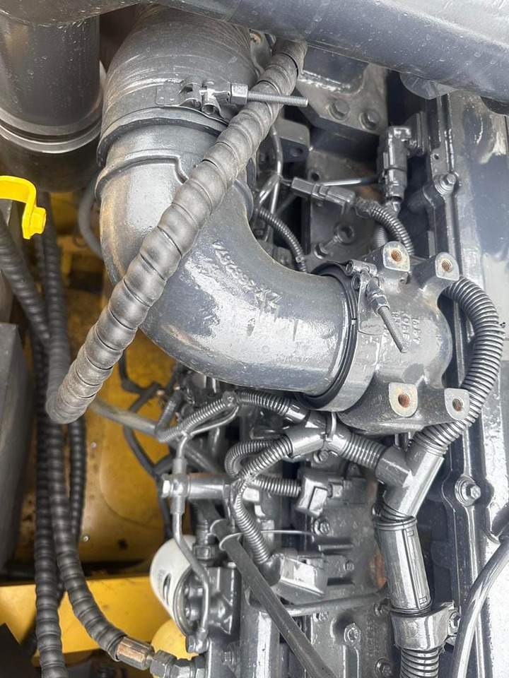 KOMATSU PC300-8 - מחפר סורק: תמונה 5 KOMATSU PC300-8 - מחפר סורק: תמונה 5