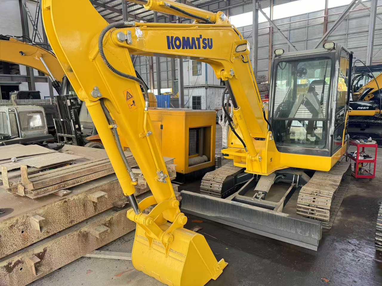 KOMATSU PC58 PC35 PC45 PC55 PC56 PC60 - מיני מחפר: תמונה 5 KOMATSU PC58 PC35 PC45 PC55 PC56 PC60 - מיני מחפר: תמונה 5