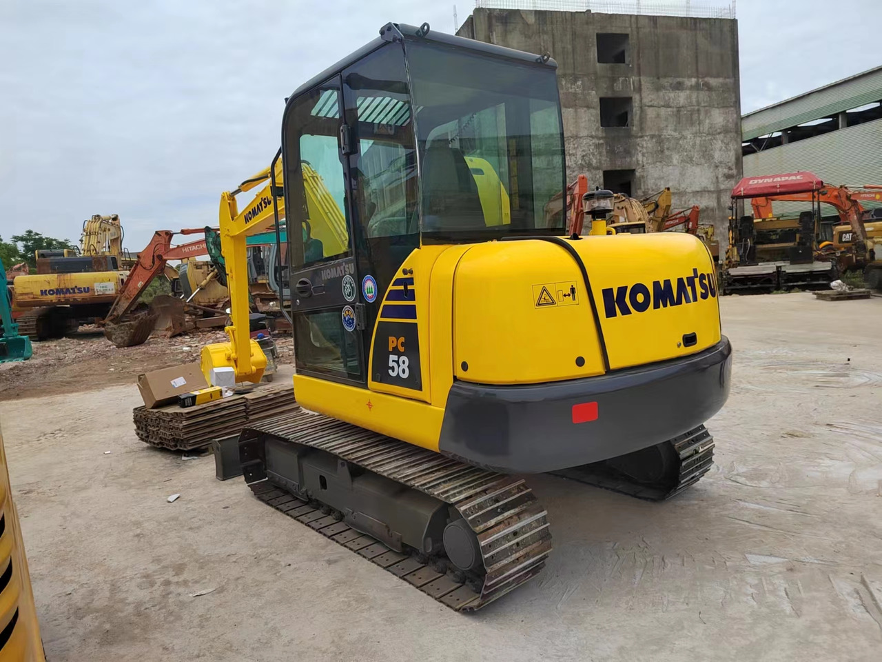 KOMATSU PC58 PC55 PC60 - מיני מחפר: תמונה 3 KOMATSU PC58 PC55 PC60 - מיני מחפר: תמונה 3