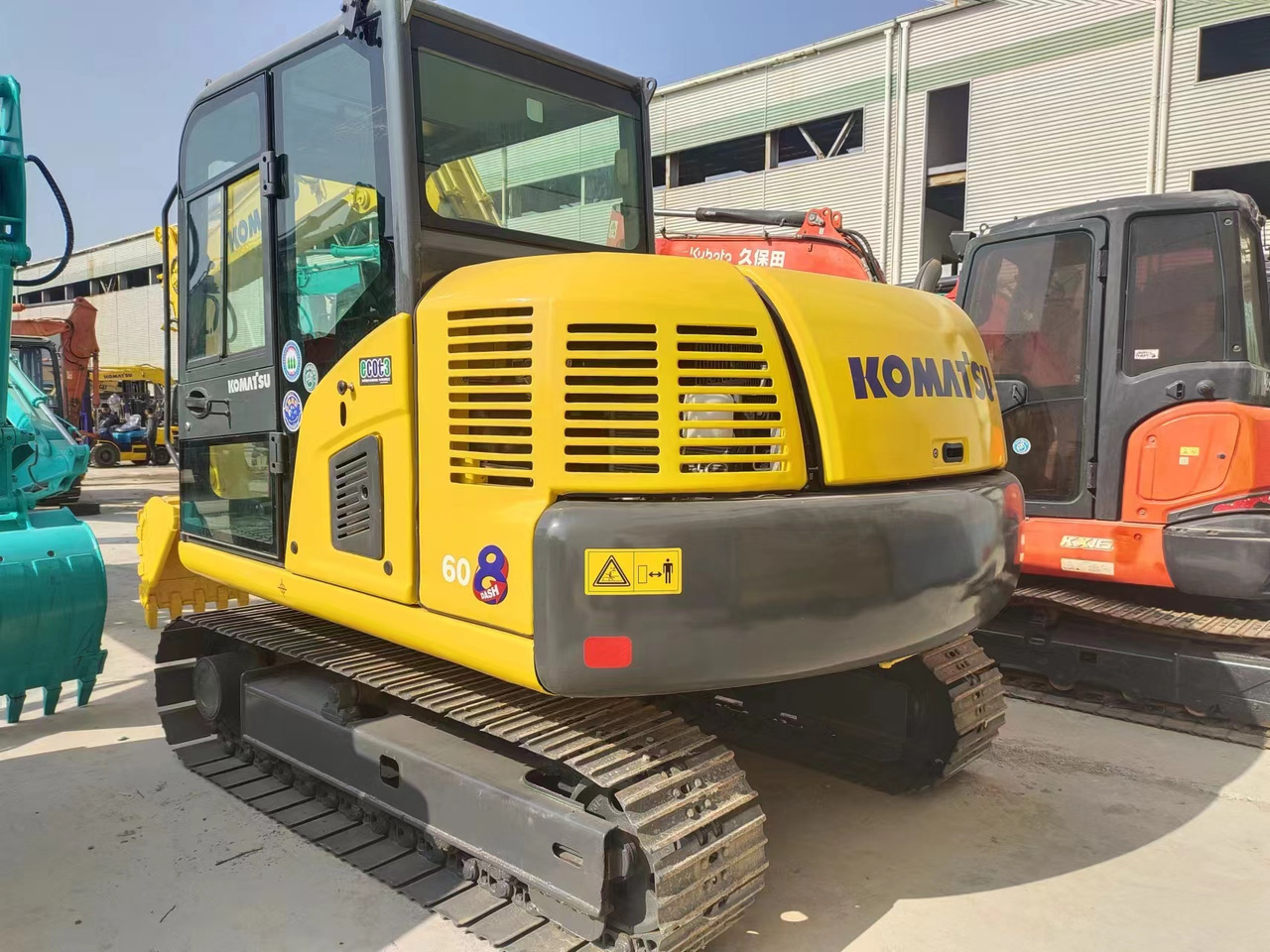 KOMATSU PC60-8 - מיני מחפר: תמונה 1 KOMATSU PC60-8 - מיני מחפר: תמונה 1