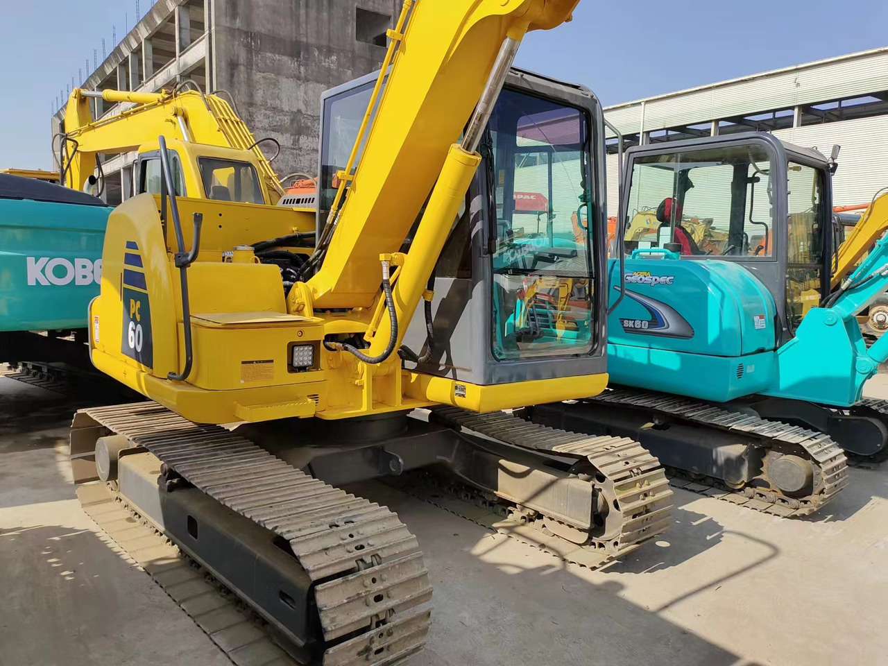 KOMATSU PC60-8 - מיני מחפר: תמונה 3 KOMATSU PC60-8 - מיני מחפר: תמונה 3