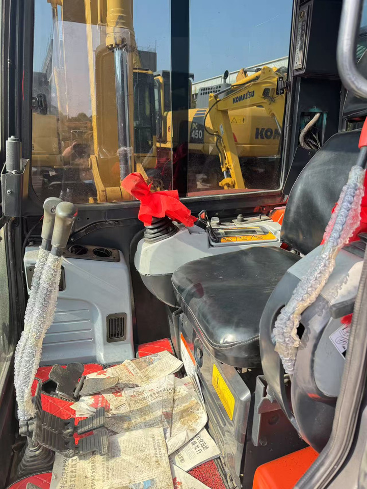 KUBOTA U55-4 - מיני מחפר: תמונה 3 KUBOTA U55-4 - מיני מחפר: תמונה 3