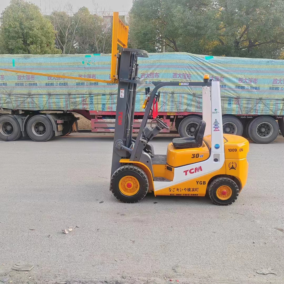 TCM FD30 diesel ISUZU engine forklift from Japan - מלגזת סולר: תמונה 3 TCM FD30 diesel ISUZU engine forklift from Japan - מלגזת סולר: תמונה 3