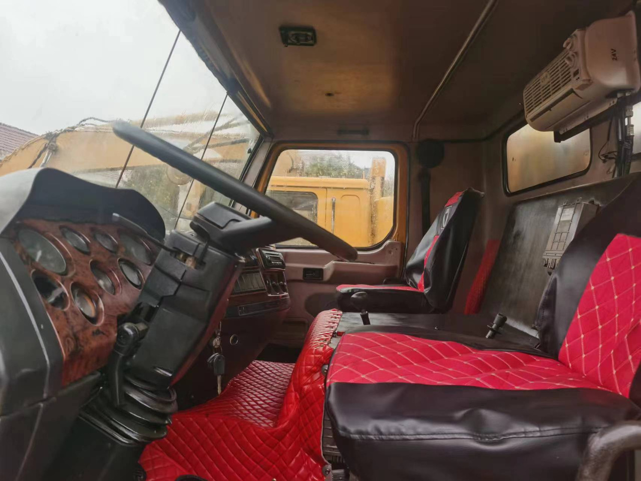 XCMG QY100K - עגורן נייד: תמונה 4 XCMG QY100K - עגורן נייד: תמונה 4