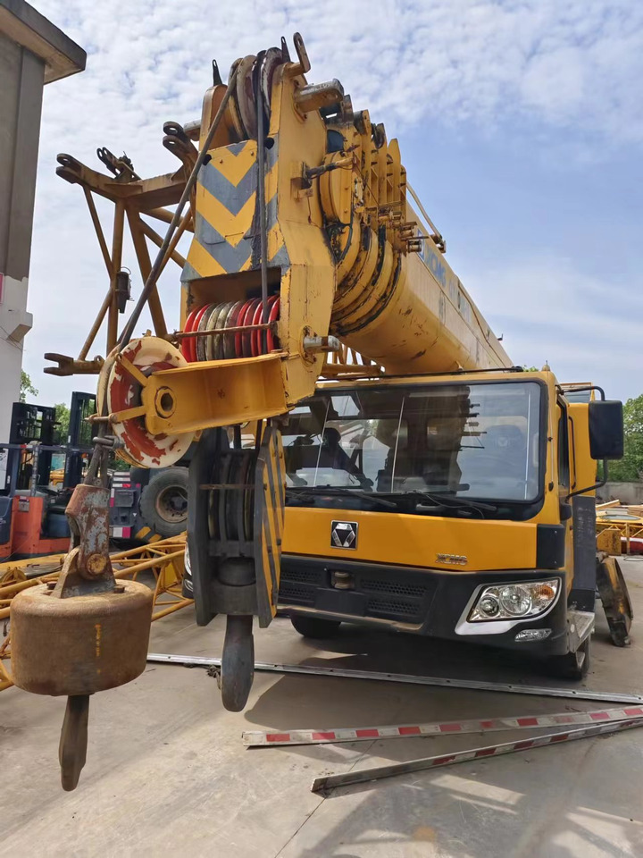 XCMG QY100K - עגורן נייד: תמונה 5 XCMG QY100K - עגורן נייד: תמונה 5