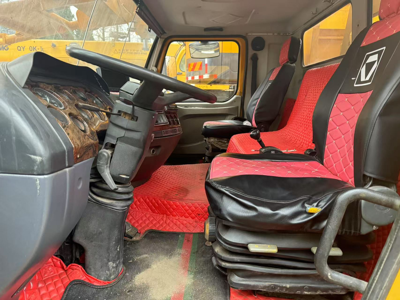 XCMG QY100K - עגורן נייד: תמונה 3 XCMG QY100K - עגורן נייד: תמונה 3