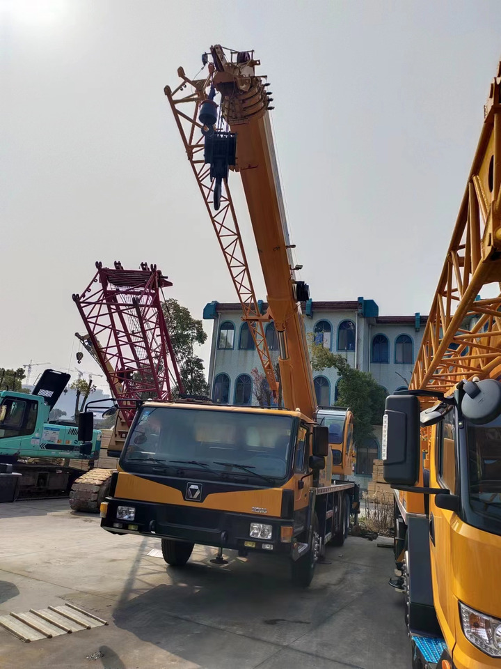 XCMG QY25K - עגורן נייד: תמונה 3 XCMG QY25K - עגורן נייד: תמונה 3