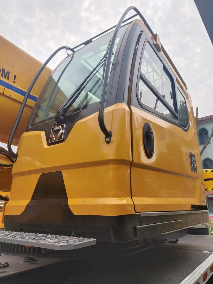 XCMG QY70K - עגורן נייד: תמונה 3 XCMG QY70K - עגורן נייד: תמונה 3