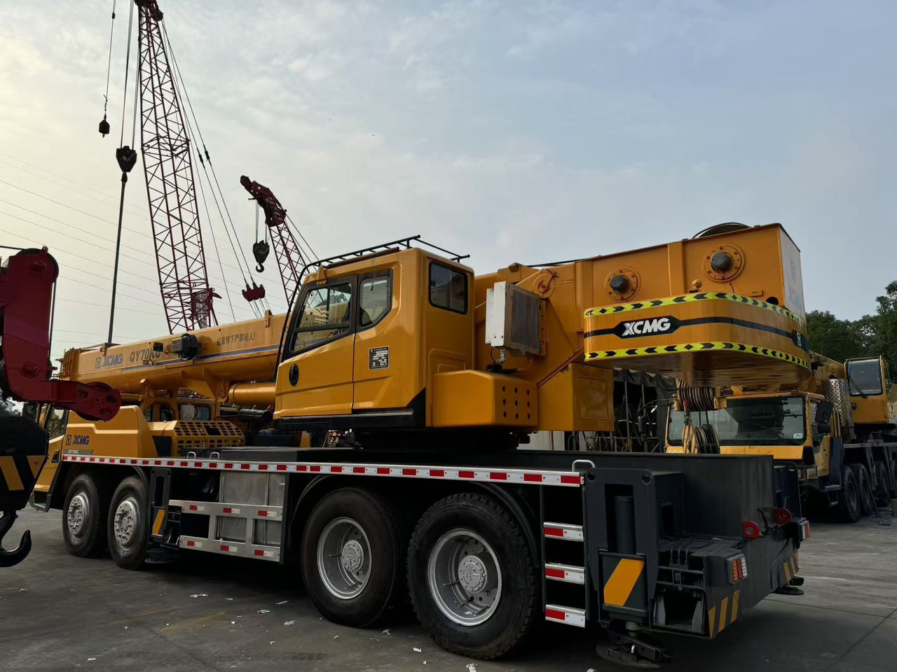 XCMG QY70K - עגורן נייד: תמונה 4 XCMG QY70K - עגורן נייד: תמונה 4