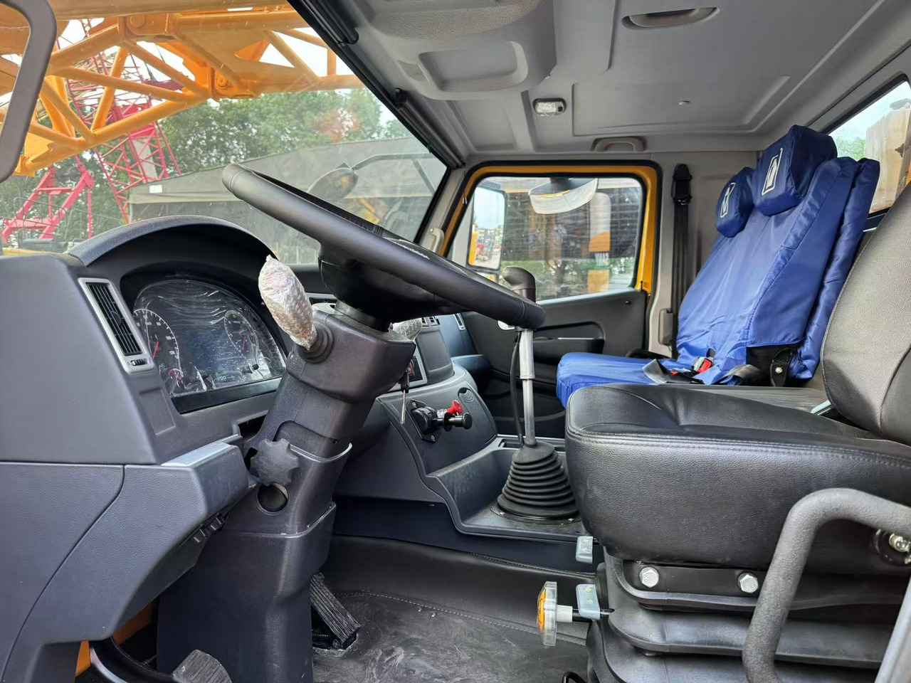 XCMG QY70K - עגורן נייד: תמונה 5 XCMG QY70K - עגורן נייד: תמונה 5