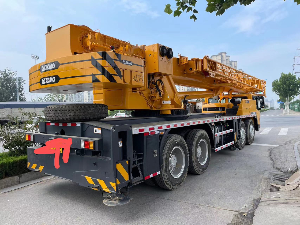 XCMG QY70K - עגורן נייד: תמונה 2 XCMG QY70K - עגורן נייד: תמונה 2