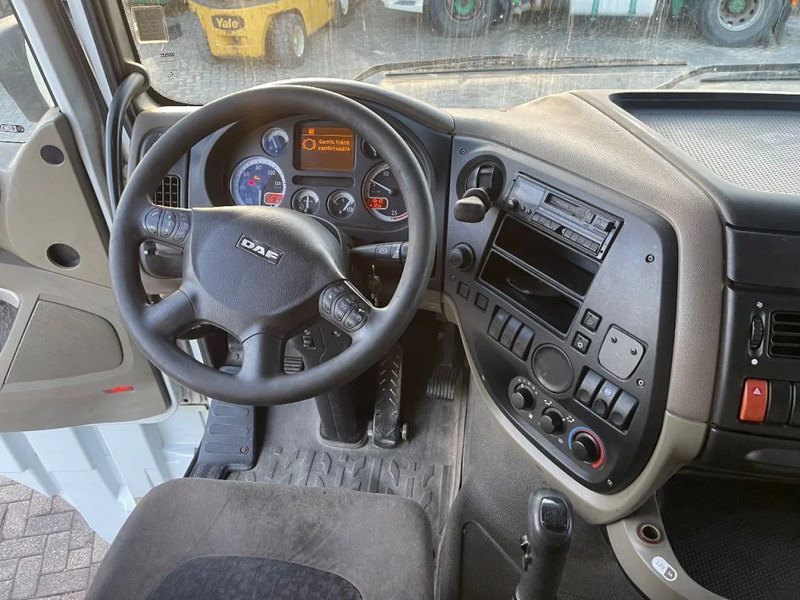 Interior photo 1: הַחכָּרָה DAF XF 105.510 Tractor DAF XF 105.510 Tractor