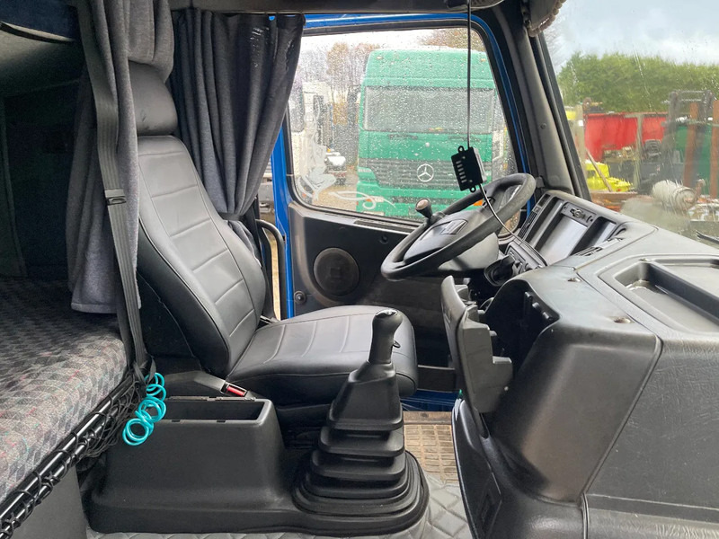 Interior photo 3: יחידת טרקטור Volvo FH 12.420 Tractor unit