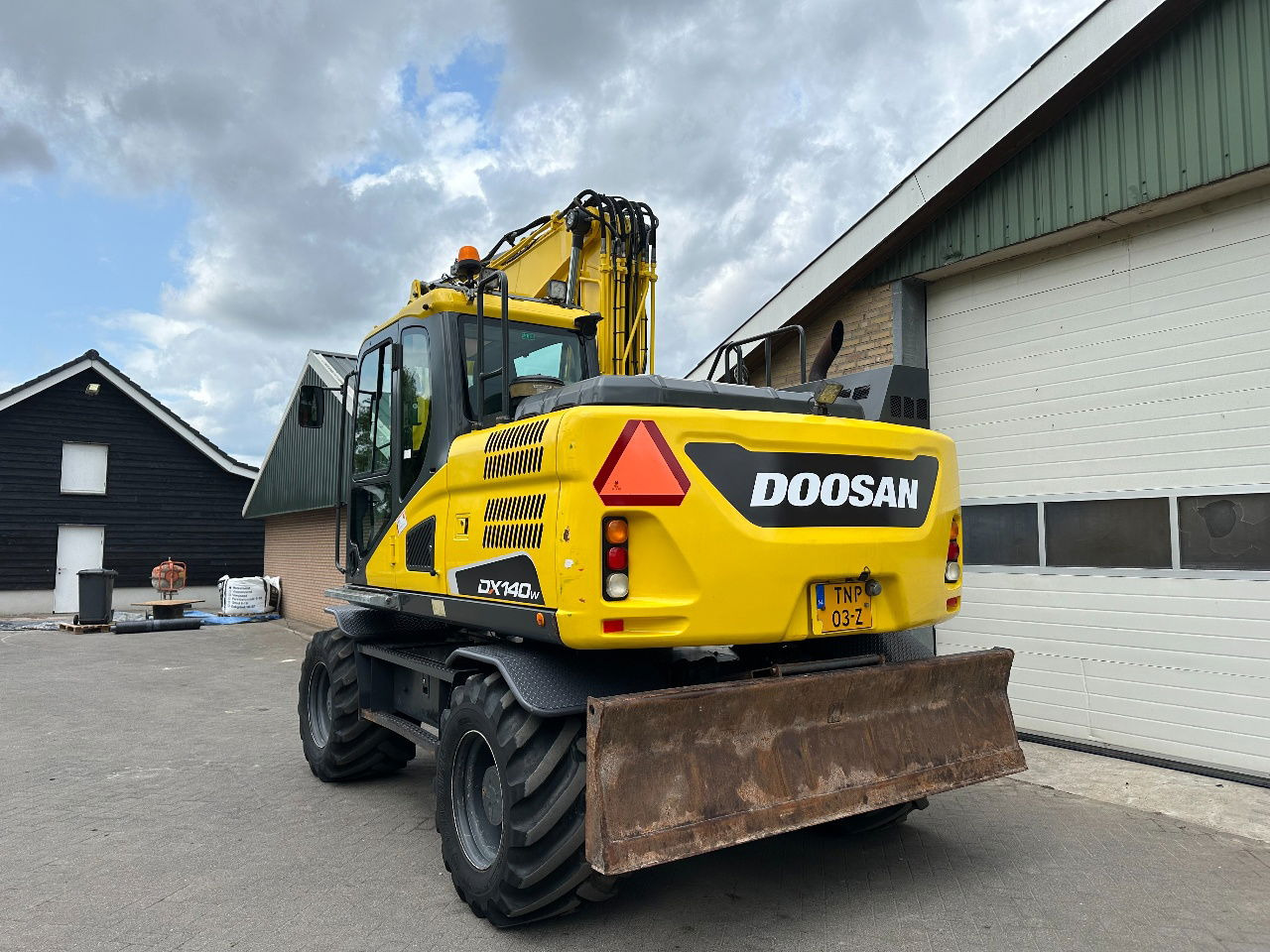 Doosan DX140W-5 - מחפר גלגלים: תמונה 4 Doosan DX140W-5 - מחפר גלגלים: תמונה 4