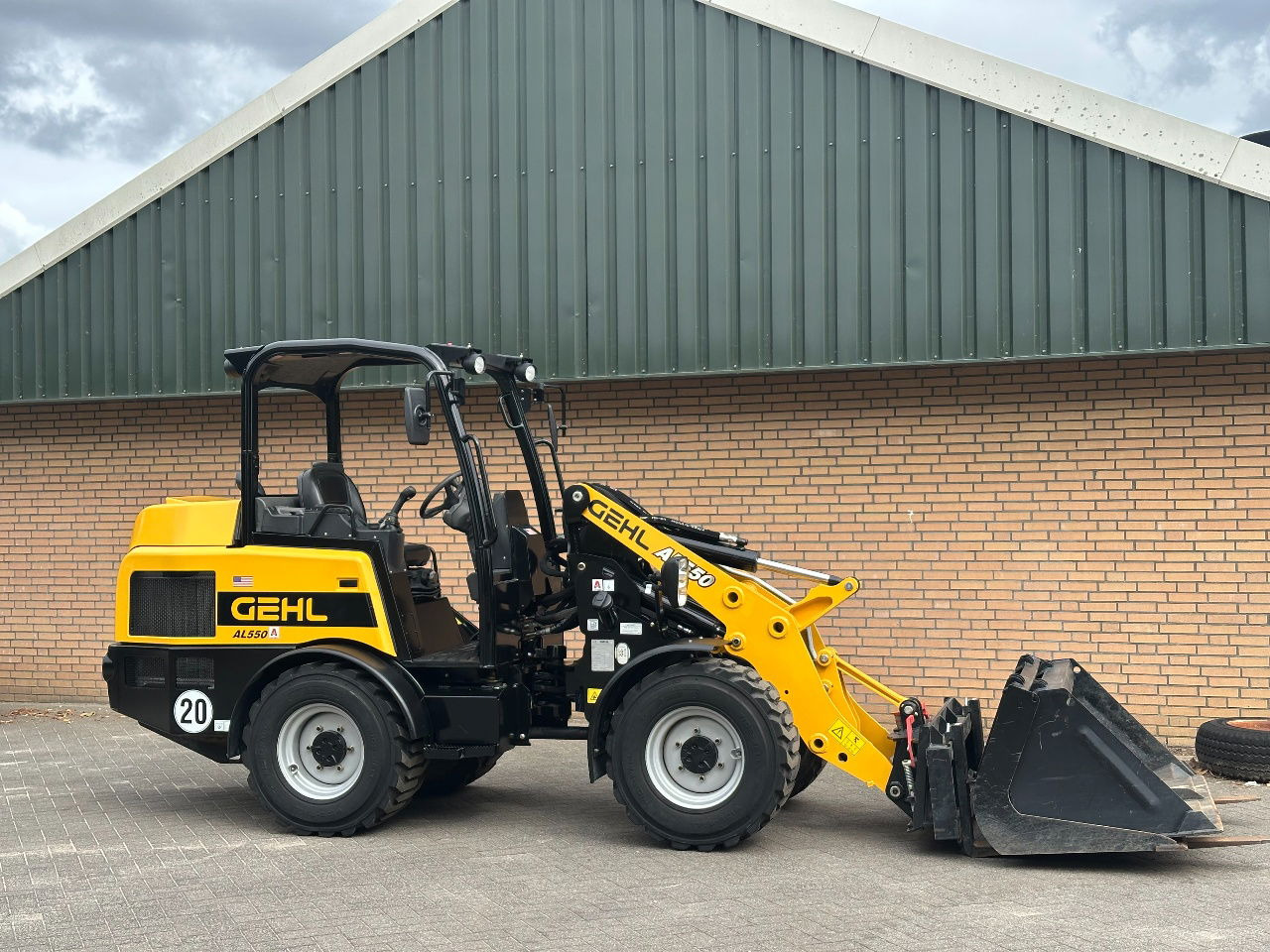 Gehl AL550 - מעמיס גלגלים: תמונה 4 Gehl AL550 - מעמיס גלגלים: תמונה 4