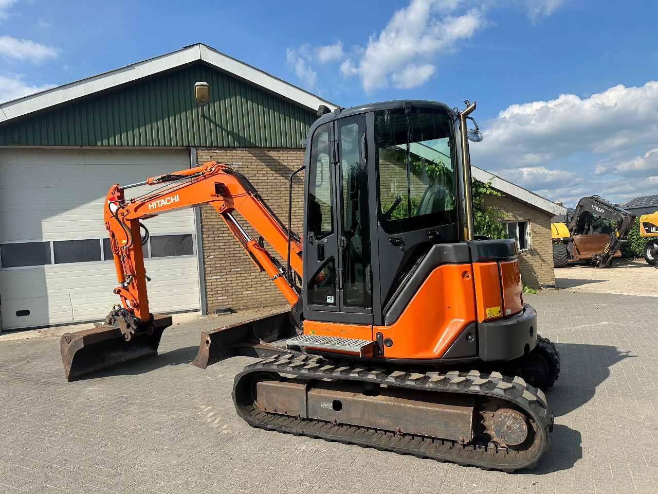 Hitachi ZX50U-2 CLR - מיני מחפר: תמונה 3 Hitachi ZX50U-2 CLR - מיני מחפר: תמונה 3