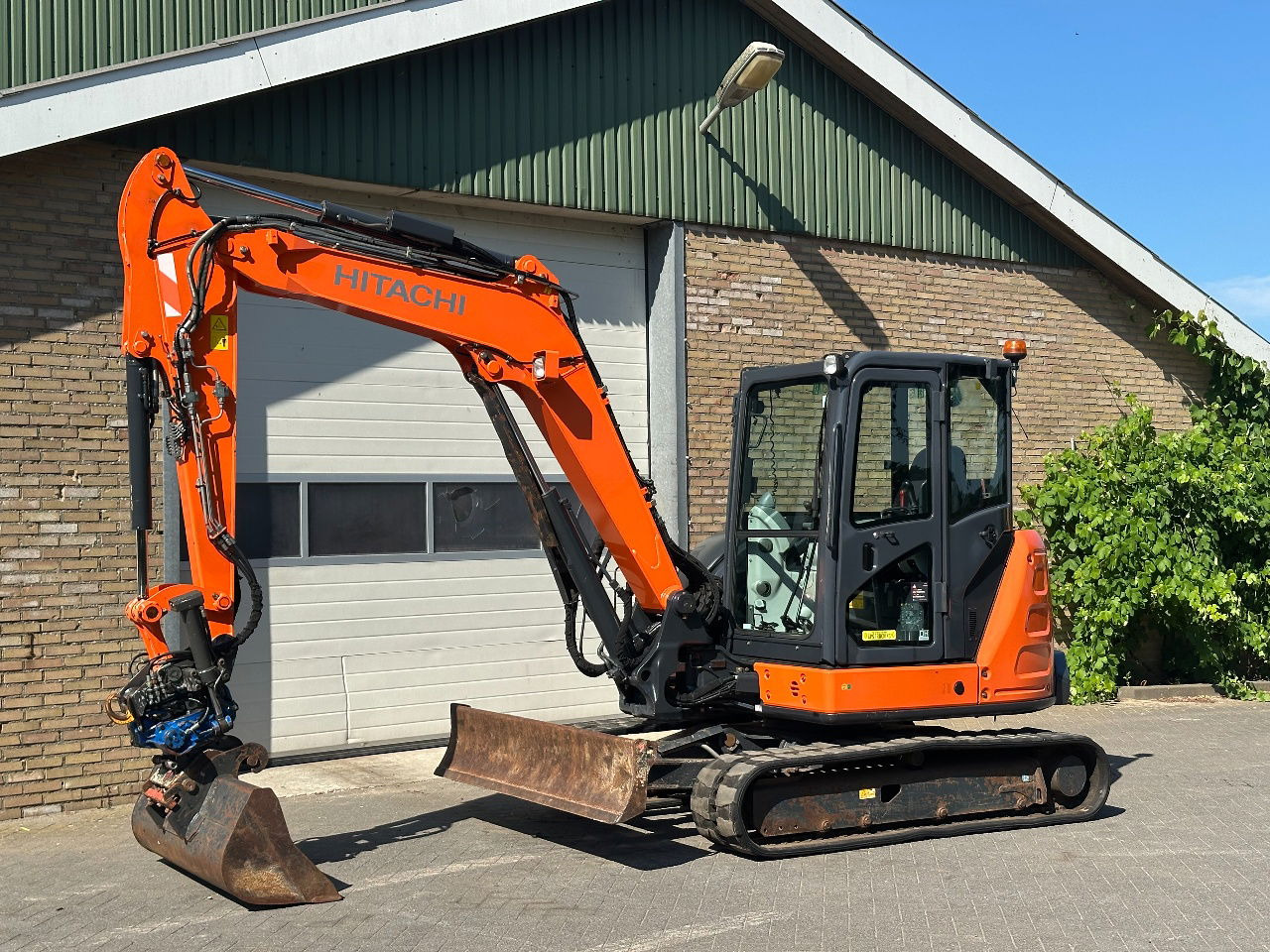 Hitachi ZX65USB-5A CLR - מיני מחפר: תמונה 4 Hitachi ZX65USB-5A CLR - מיני מחפר: תמונה 4