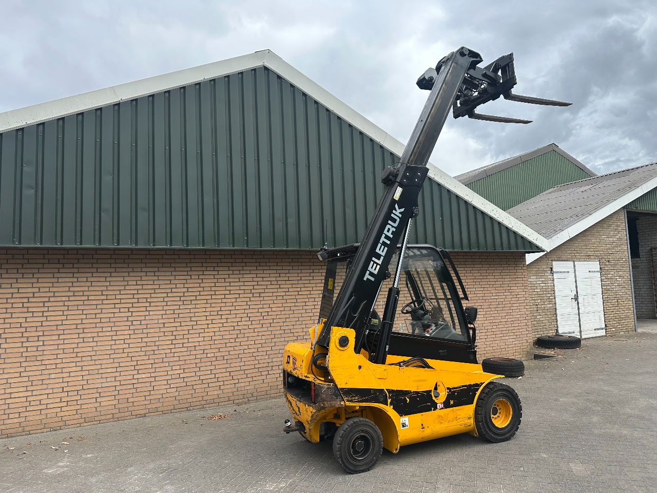 JCB TLT 2.5D TLT 2,5D - מלגזה: תמונה 2 JCB TLT 2.5D TLT 2,5D - מלגזה: תמונה 2