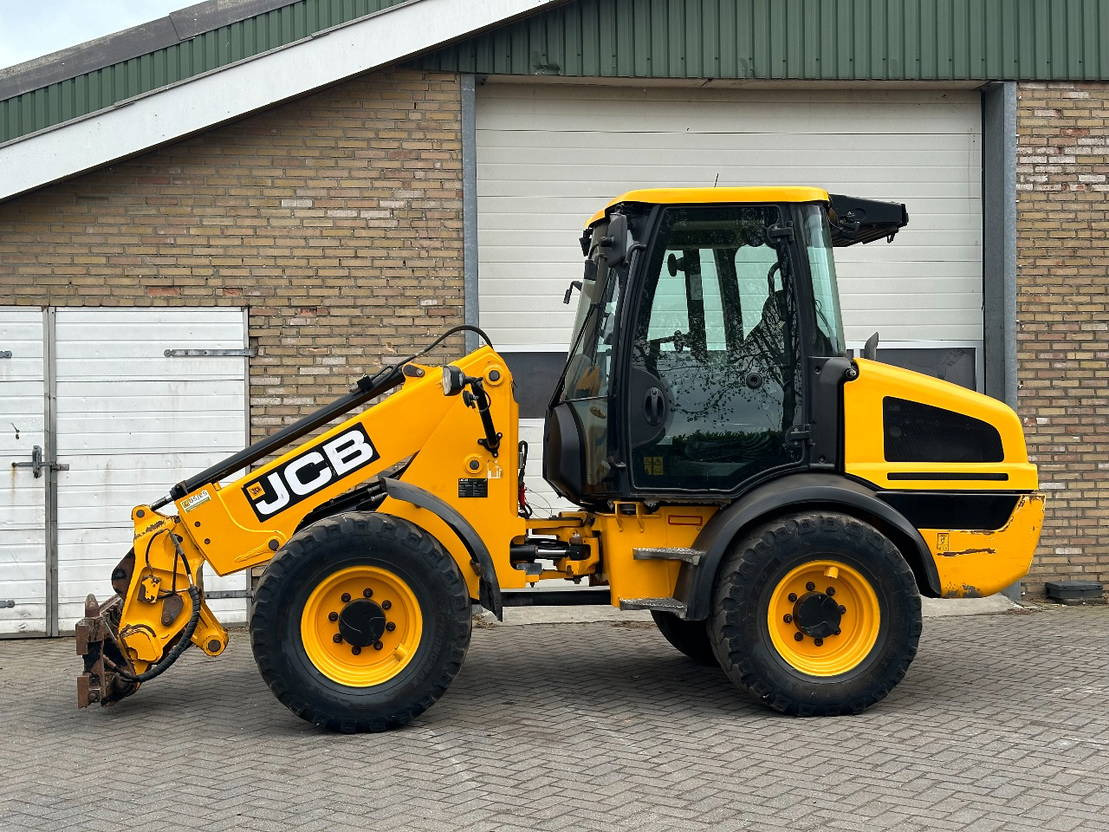 JCB TM220 SV A - מעמיס גלגלים טלסקופי: תמונה 1 JCB TM220 SV A - מעמיס גלגלים טלסקופי: תמונה 1