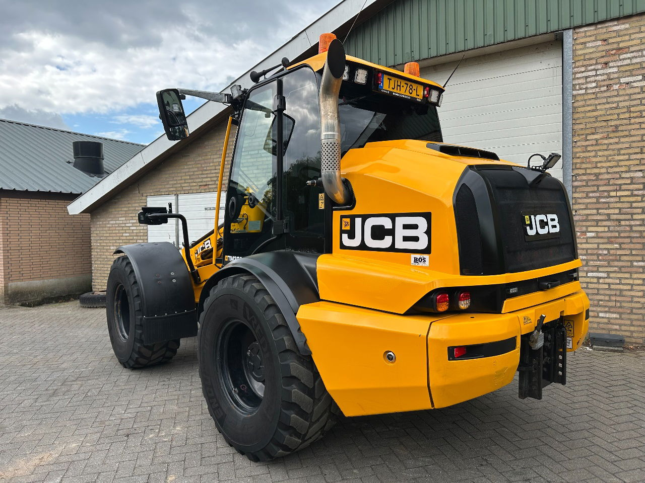 JCB TM320S sv - מעמיס גלגלים טלסקופי: תמונה 3 JCB TM320S sv - מעמיס גלגלים טלסקופי: תמונה 3