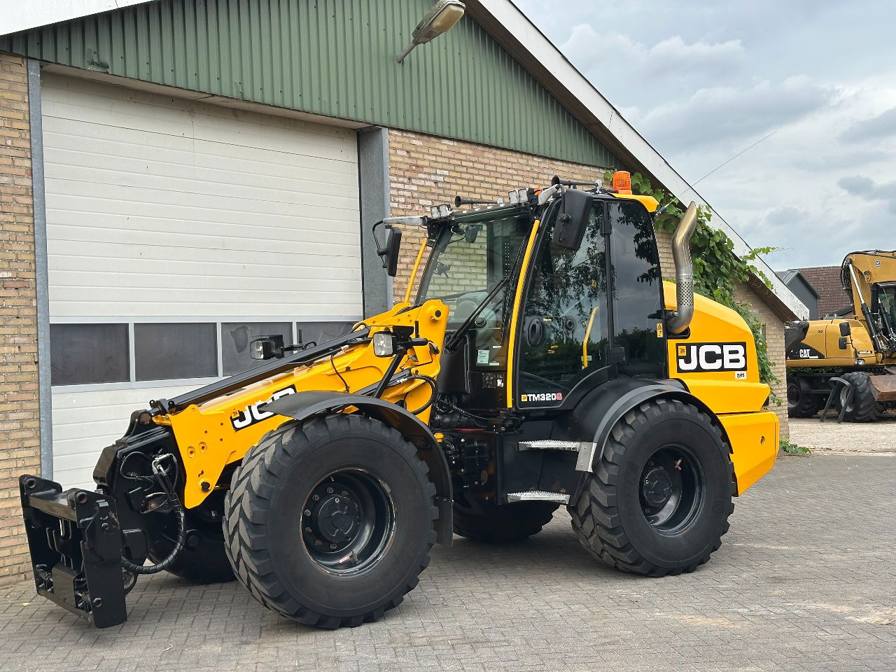 JCB TM320S sv - מעמיס גלגלים טלסקופי: תמונה 2 JCB TM320S sv - מעמיס גלגלים טלסקופי: תמונה 2