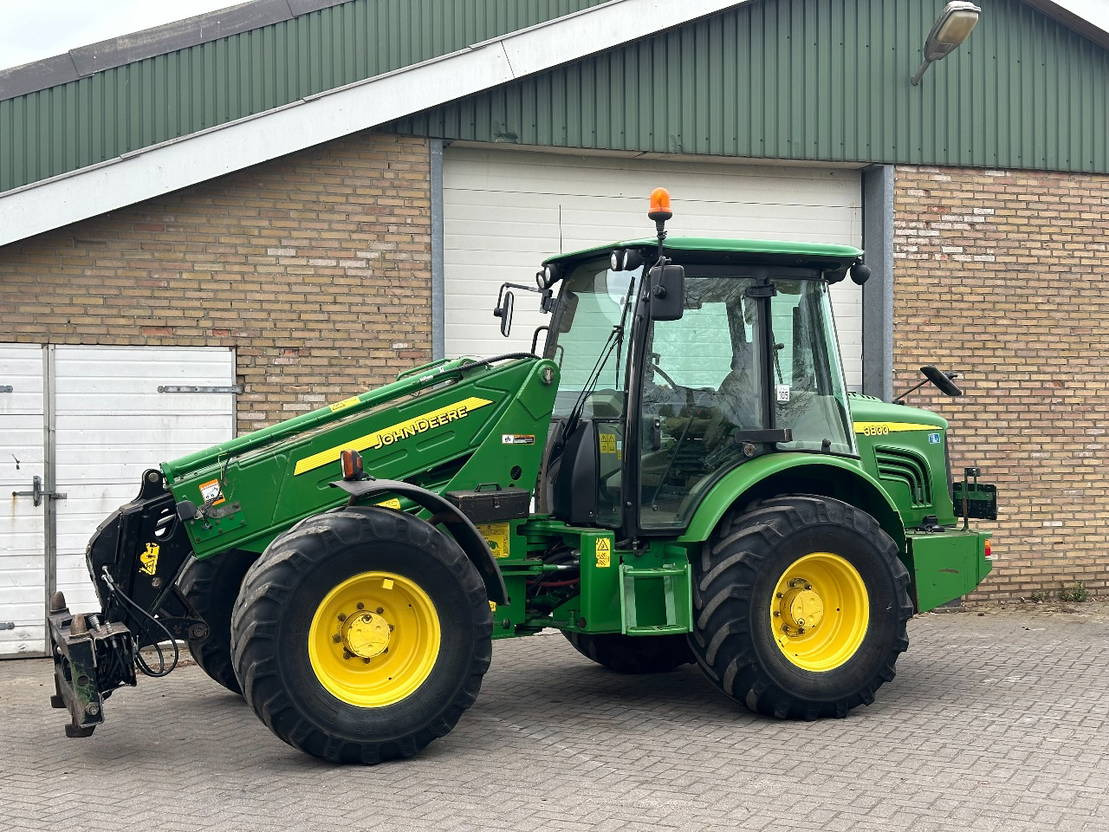 John Deere 3800 - מעמיס גלגלים טלסקופי: תמונה 1 John Deere 3800 - מעמיס גלגלים טלסקופי: תמונה 1