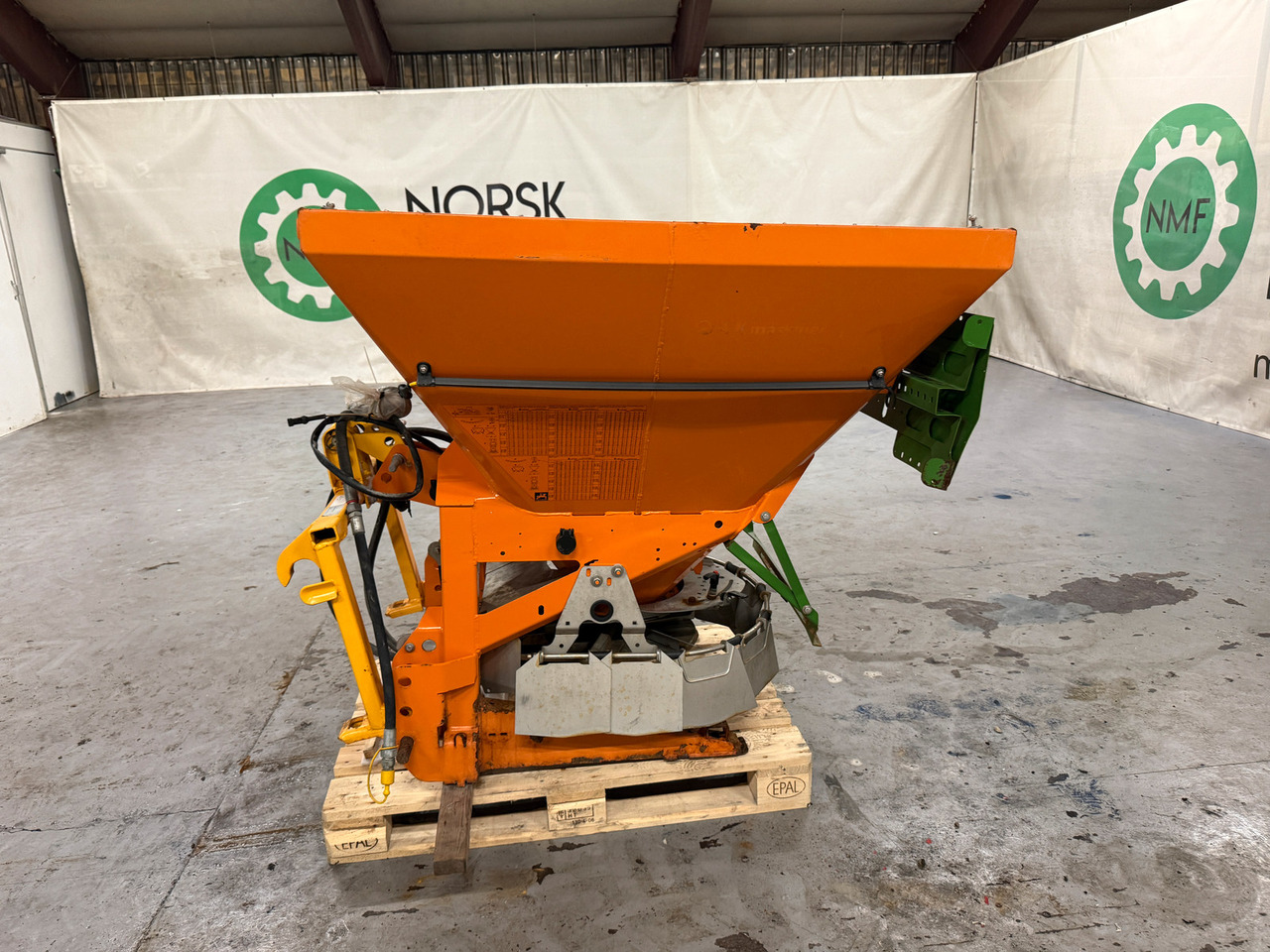 Amazone E+S 750 Strøkasse - מפזר חול/ מלח: תמונה 2 Amazone E+S 750 Strøkasse - מפזר חול/ מלח: תמונה 2